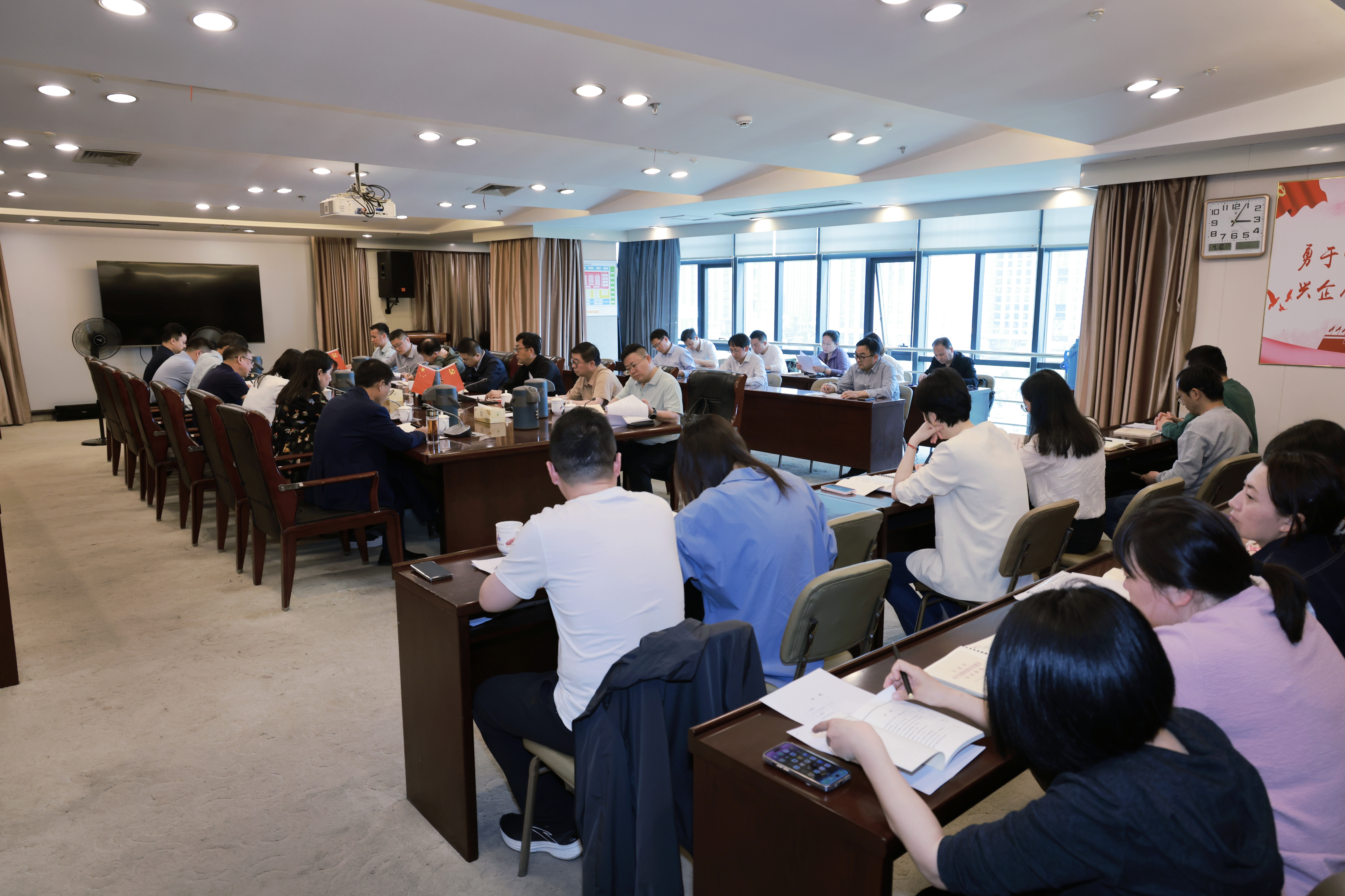 安徽新媒體集團(tuán)舉辦深入貫徹中央八項(xiàng)規(guī)定精神學(xué)習(xí)教育讀書班開班式